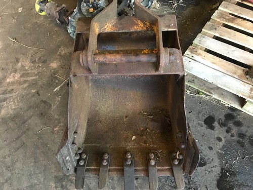 Toothed excavator backhoe - excavator/,